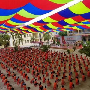 Dù sân trường dạng tấm