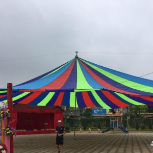 du-che-san-truong-nhieu mau sac