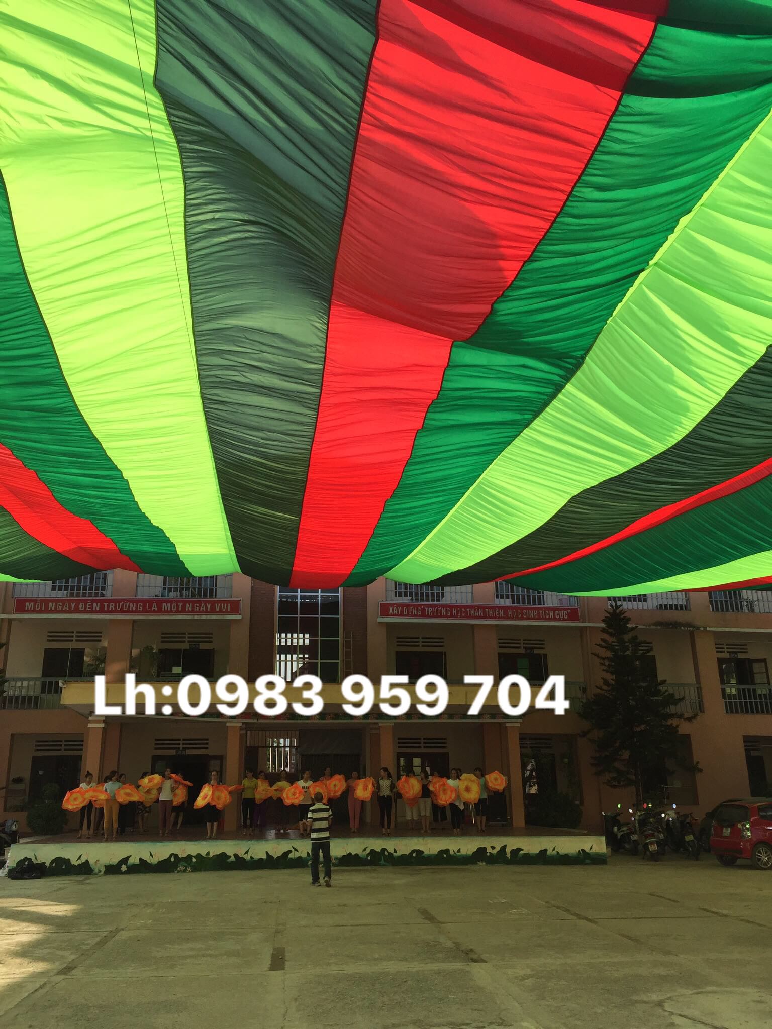 du-che-san-truong-su-kien-lon